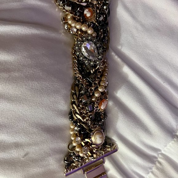 Gold, jeweled bracelet - VINTAGE, but EUC and NEVER WORN! BEAUTIFUL! - Picture 6 of 6